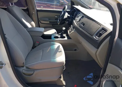 2017 Kia Sedona Lx z USA, uszkodzony, nr VIN KNDMB5C1XH6307522